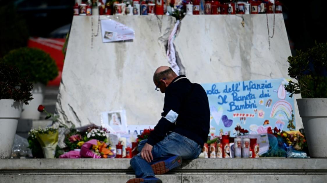 Le pape victime d’une crise respiratoire grave