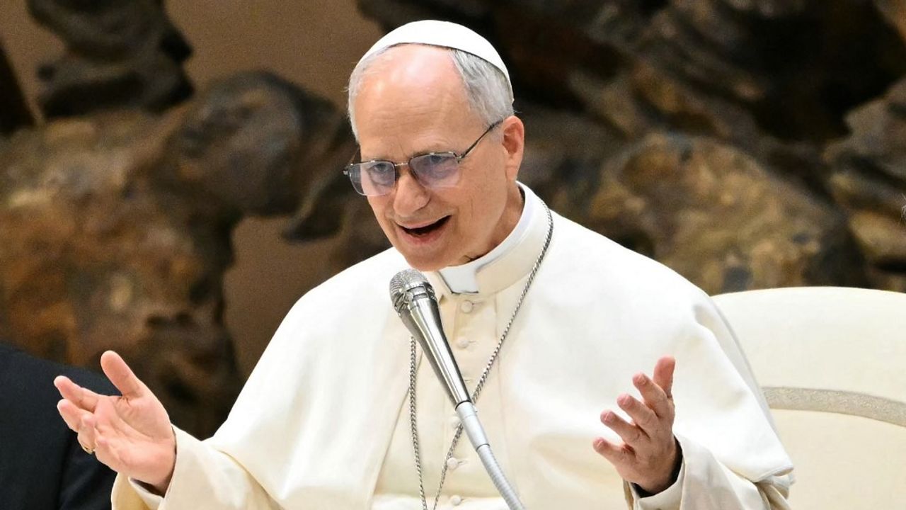 Le pape Leo XIV appelle à une presse libre et responsable face aux défis de l’intelligence artificielle