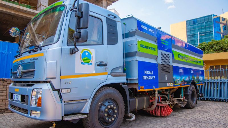 La Ville de Kigali adopte une technologie de nettoyage routier moderne