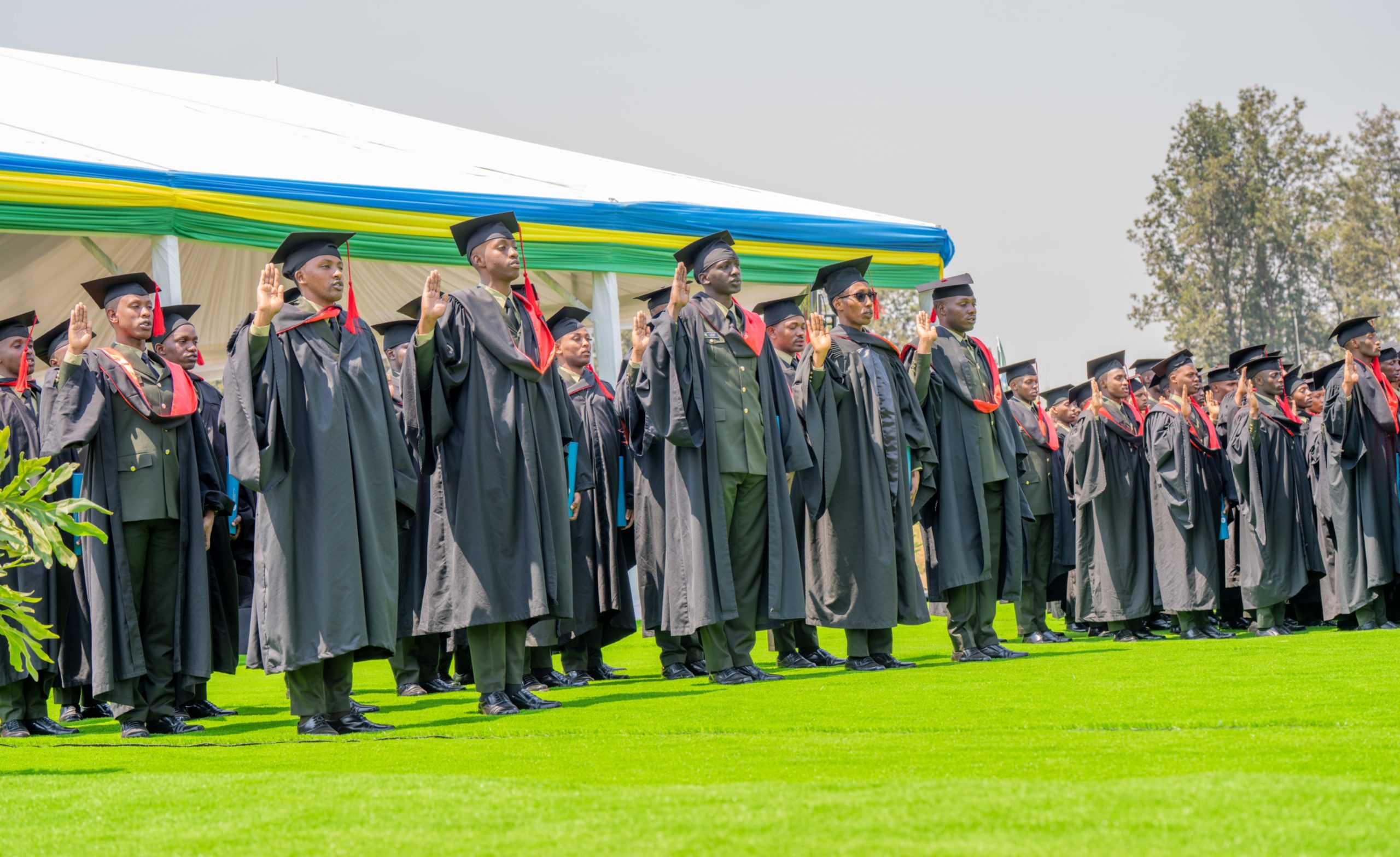 Collation de grade à Gako: 81 officiers des RDF reçoivent les diplômes de licence en médecine générale, sciences sociales et militaires