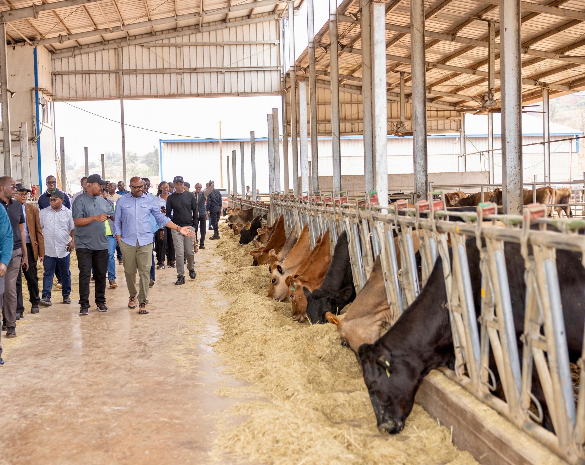 Le Premier ministre Nsengiyumva conclut sa tournée à l’Est par une visite au Gabiro Agribusiness Hub
