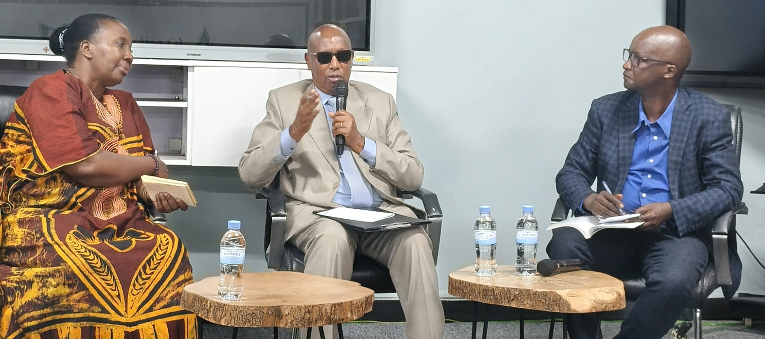 MUNYAGA DANS LES TENEBRES: Histoire du génocide des Tutsi sur les collines de Nkungu et Munyaga