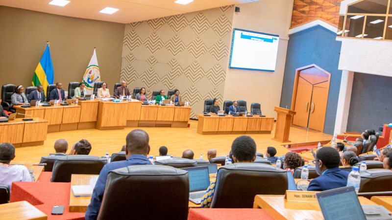 Les parlementaires rwandais adoptent une loi autorisant la contraception dès 15 ans  