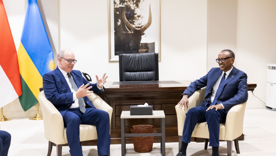 Du sport à l’environnement: le prince Albert II félicite le Rwanda