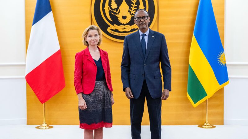 Le Président Kagame reçoit quatre nouveaux ambassadeurs au Rwanda