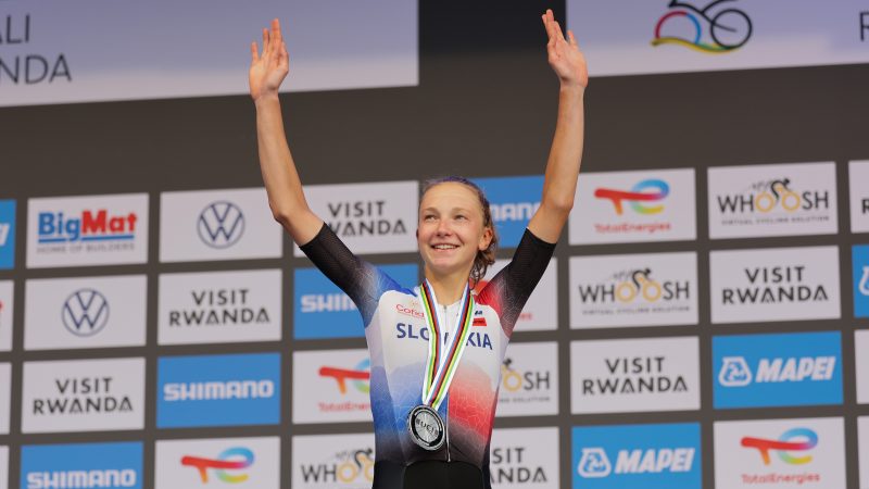 La Française Célia Gery entre dans l’histoire en remportant la première course féminine U23 sur route aux Mondiaux de Kigali