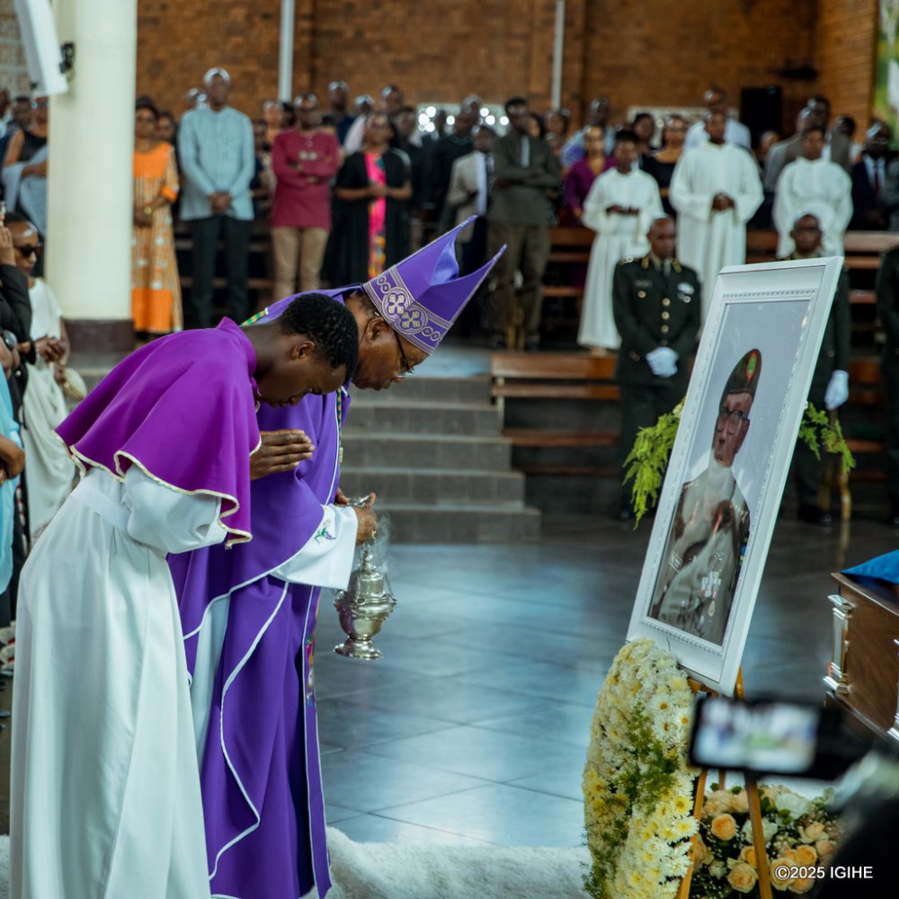 Funérailles du Lt Gen Innocent Kabandana: une messe de requiem à l’église Regina Pacis