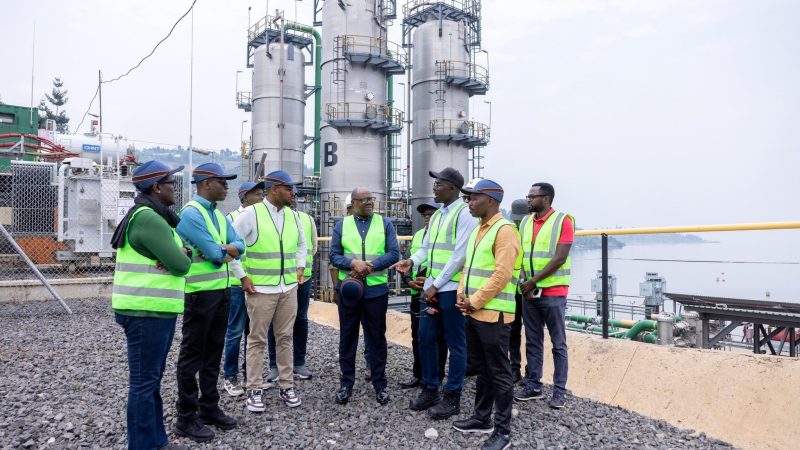 Le Premier ministre Nsengiyumva visite deux projets stratégiques du district de Rubavu