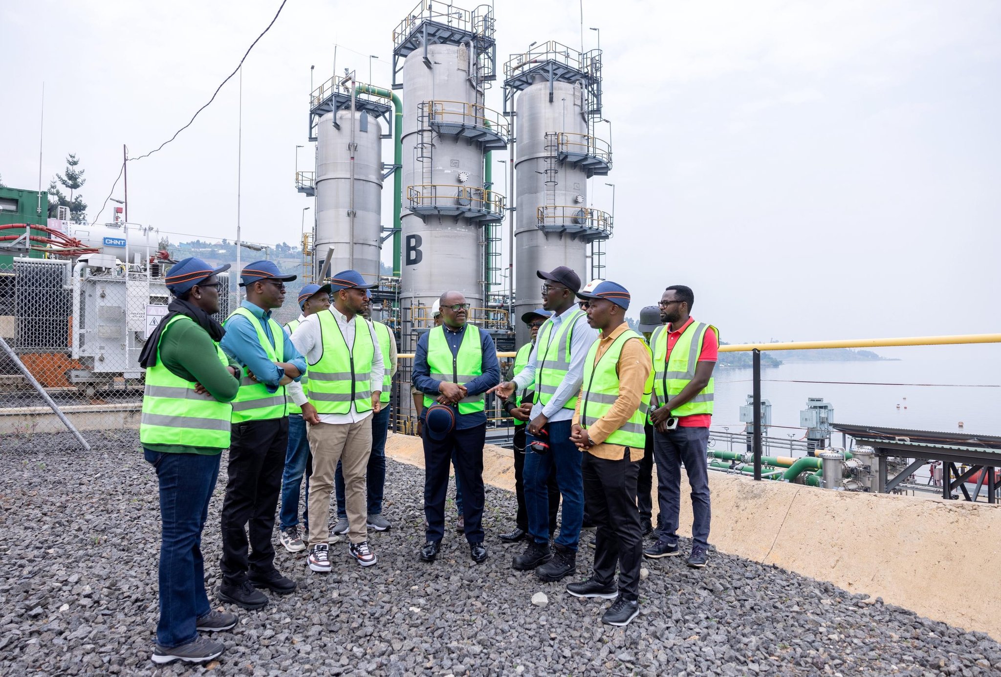 Le Premier ministre Nsengiyumva visite deux projets stratégiques du district de Rubavu