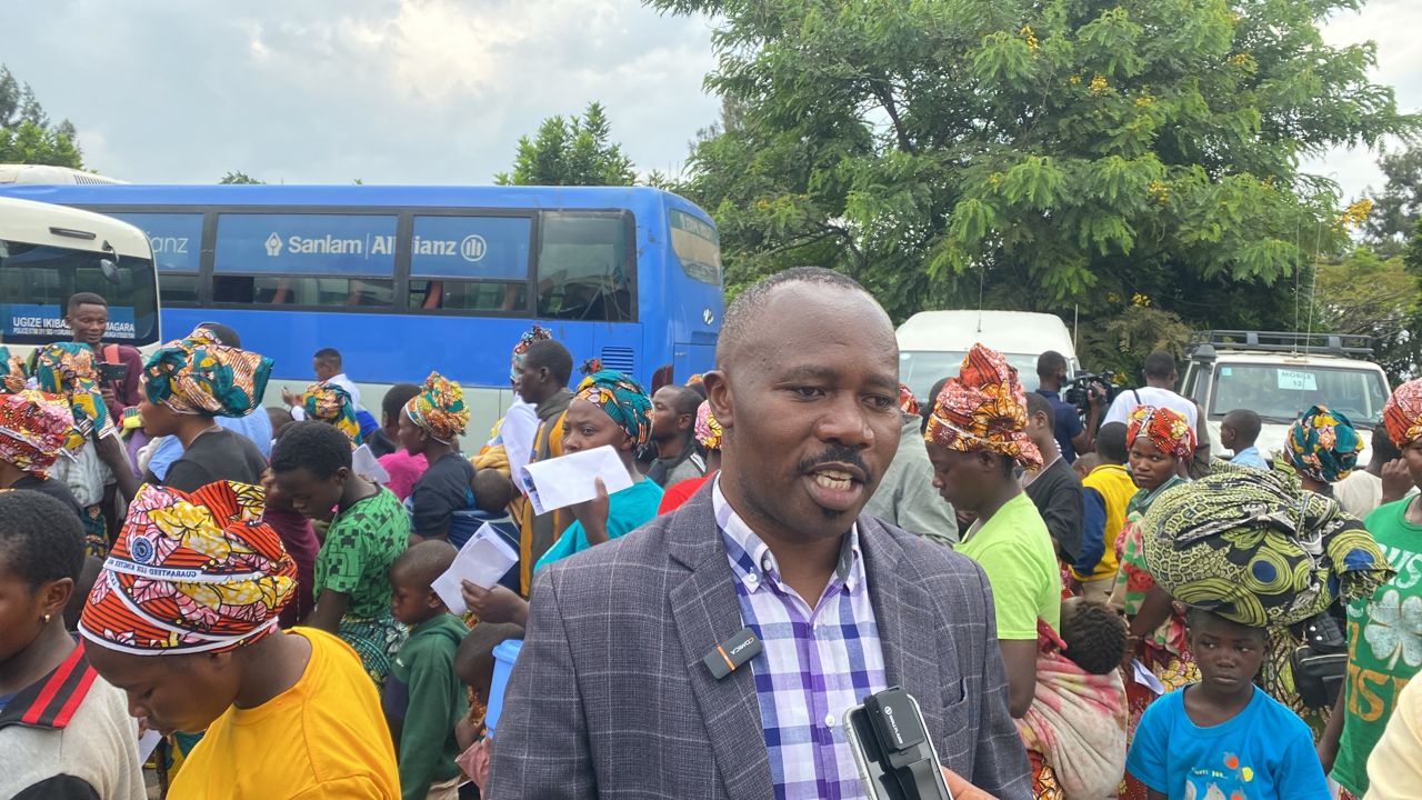 Accueil à Rubavu pour des familles rwandaises rapatriées de la RDC