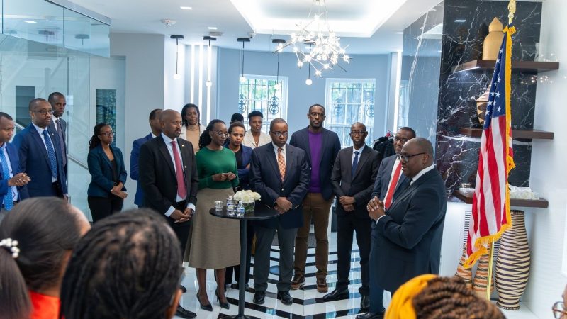 Le Premier ministre Nsengiyumva rencontre la communauté rwandaise à Washington
