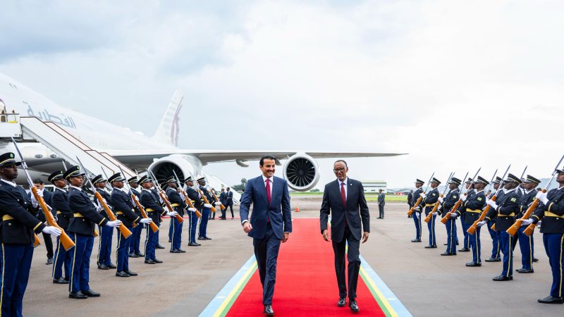 Visite de l’Émir du Qatar au Rwanda: le Président Kagame lui offre des vaches