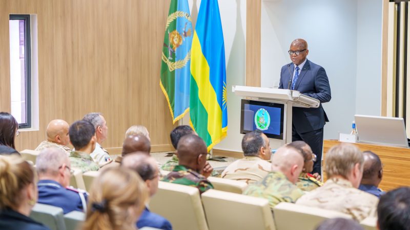 Les attachés de défense accrédités Rwanda reçoivent un briefing sur la situation sécuritaire actuelle