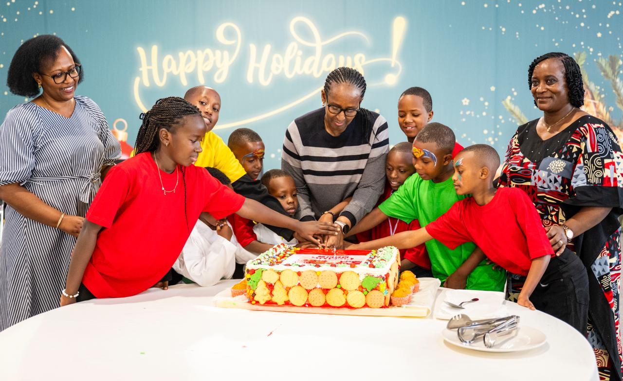 En images: Jeannette Kagame partage la fête de fin d’année avec 220 enfants
