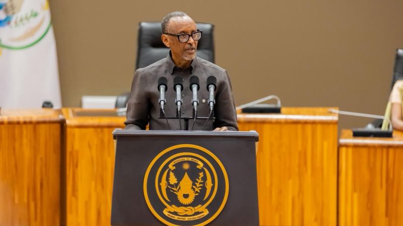 Cinq responsables politiques prêtent serment: Kagame exige un leadership exemplaire et déterminé