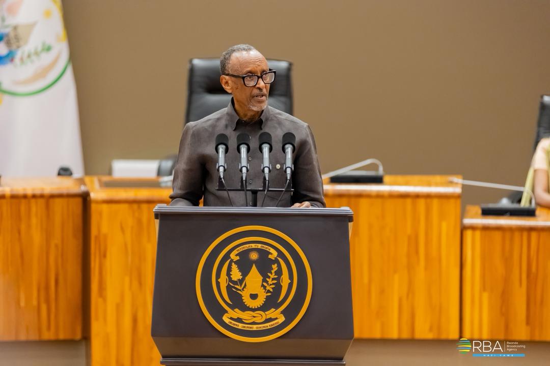 Cinq responsables politiques prêtent serment: Kagame exige un leadership exemplaire et déterminé