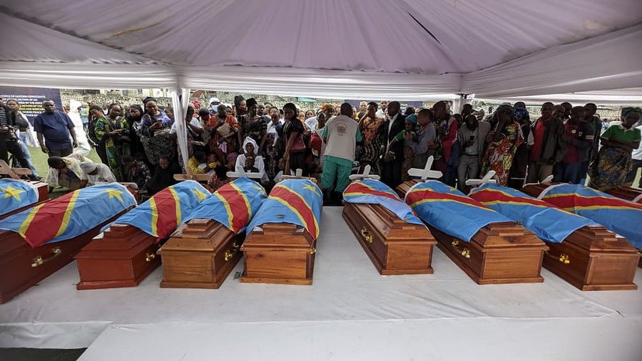 Goma: 22 civils tués par des frappes de drones des FARDC inhumés en présence de la population