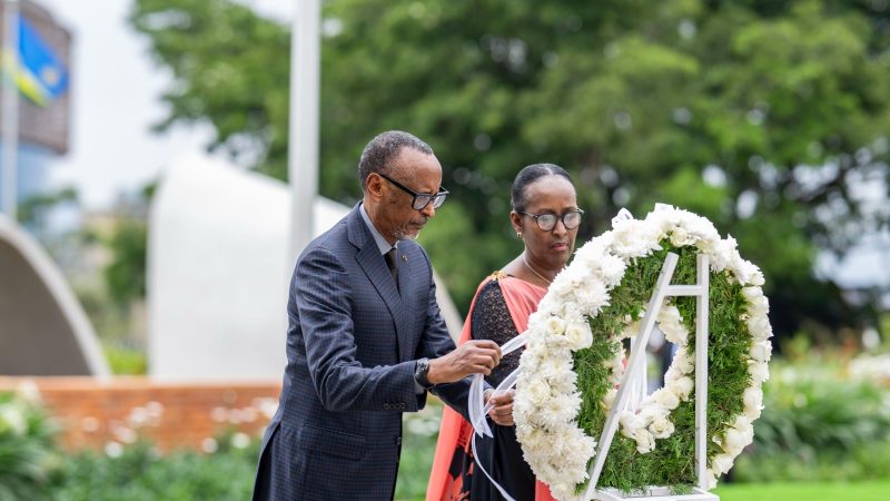 Kagame rend hommage aux héros nationaux lors de la 32e Journée des héros