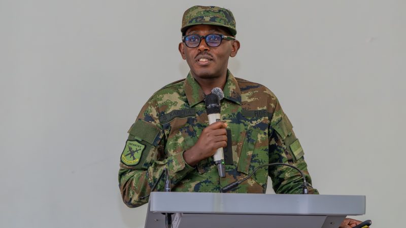 Le porte-parole adjoint des RDF sensibilise les élèves de Ntare Louisenlund à l’importance des héros nationaux
