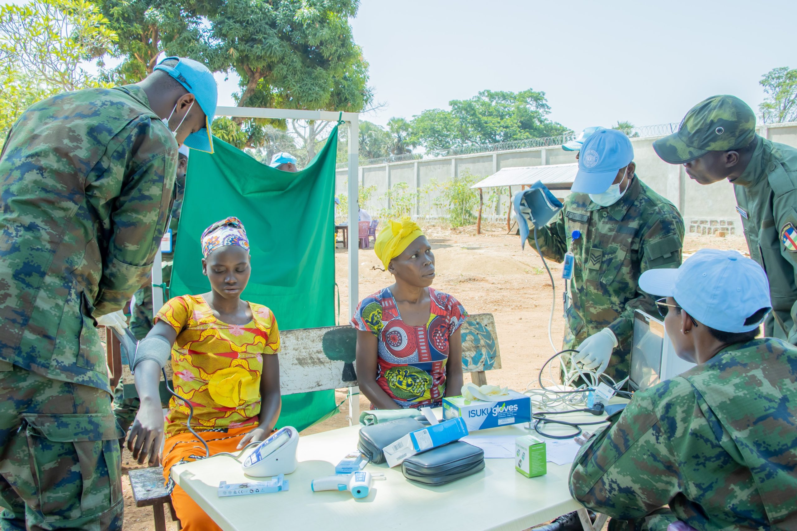 République centrafricaine: les Casques bleus rwandais offrent des soins médicaux gratuits aux détenus de Bria