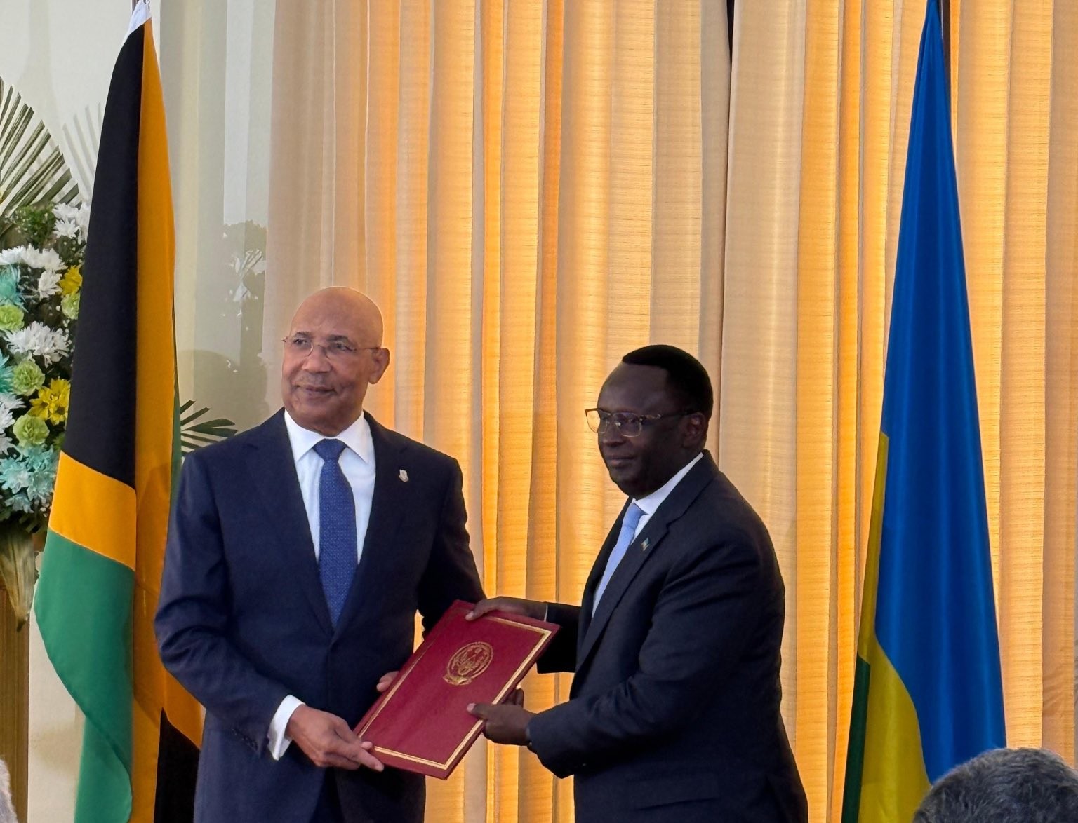 Diplomatie: le Rwanda renforce sa présence en Jamaïque avec l’accréditation de l’ambassadeur Martin Ngoga
