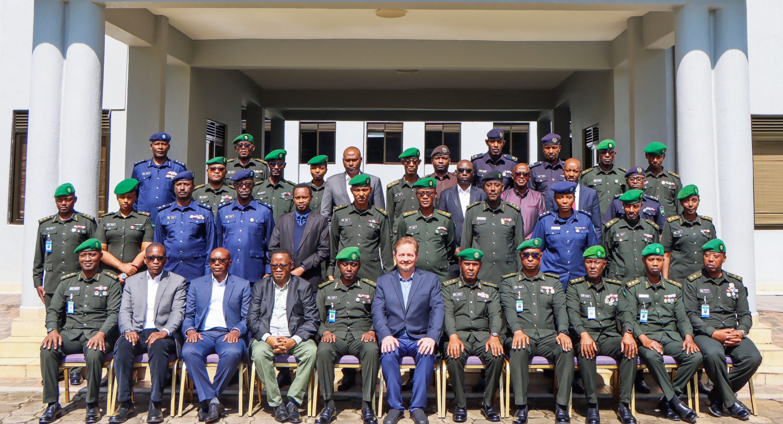 Le Collège de commandement et d’état-major des RDF lance un cours des relations internationales et sécurité