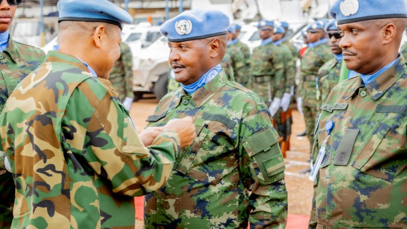 Des Casques bleus rwandais décorés de médailles de l’ONU pour service exemplaire au Soudan du Sud