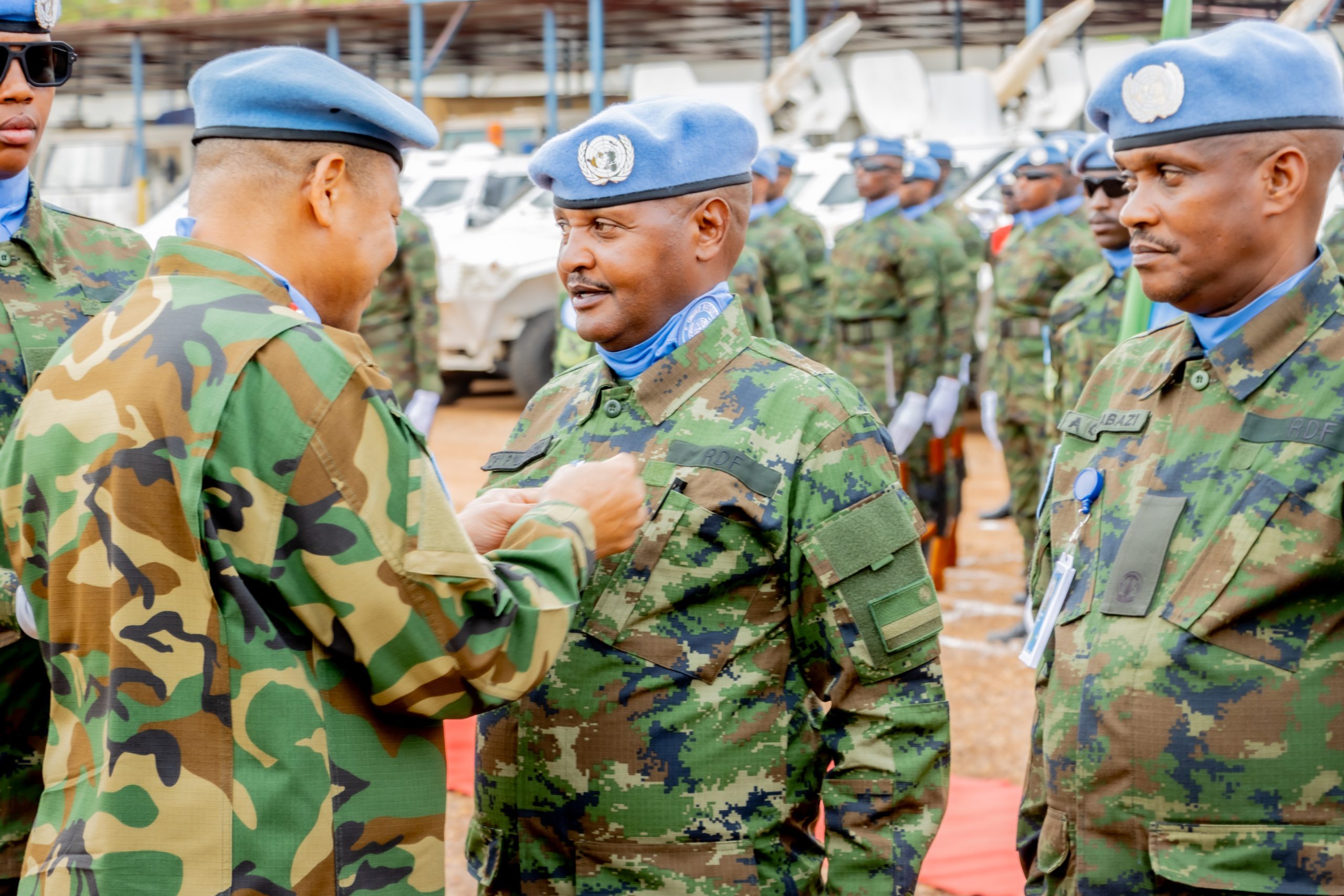 Des Casques bleus rwandais décorés de médailles de l’ONU pour service exemplaire au Soudan du Sud