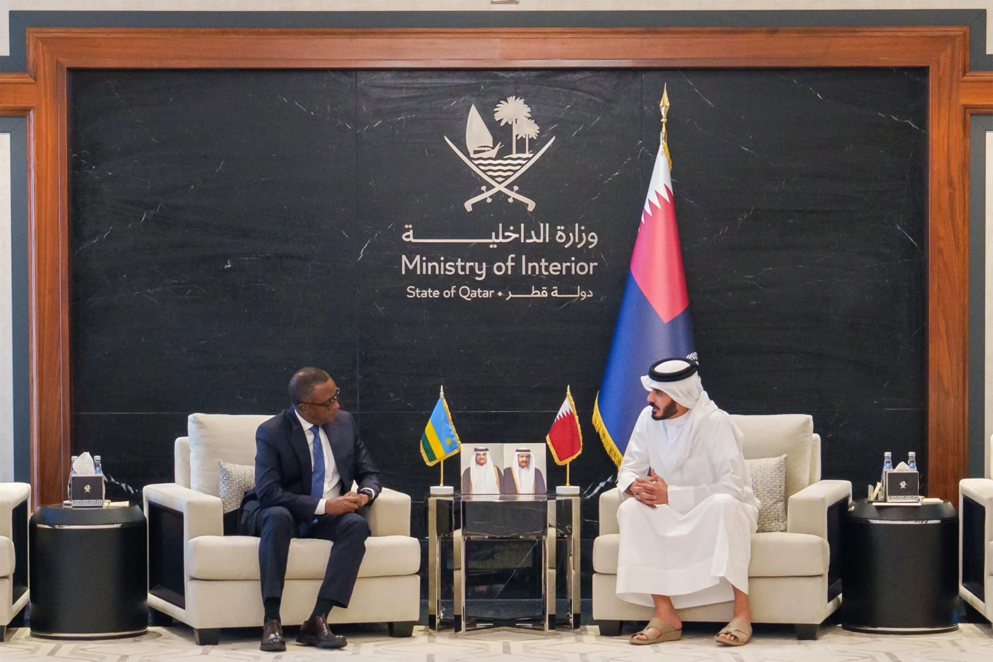 Rwanda–Qatar: le ministre Biruta transmet un message du président Kagame à l’Émir du Qatar