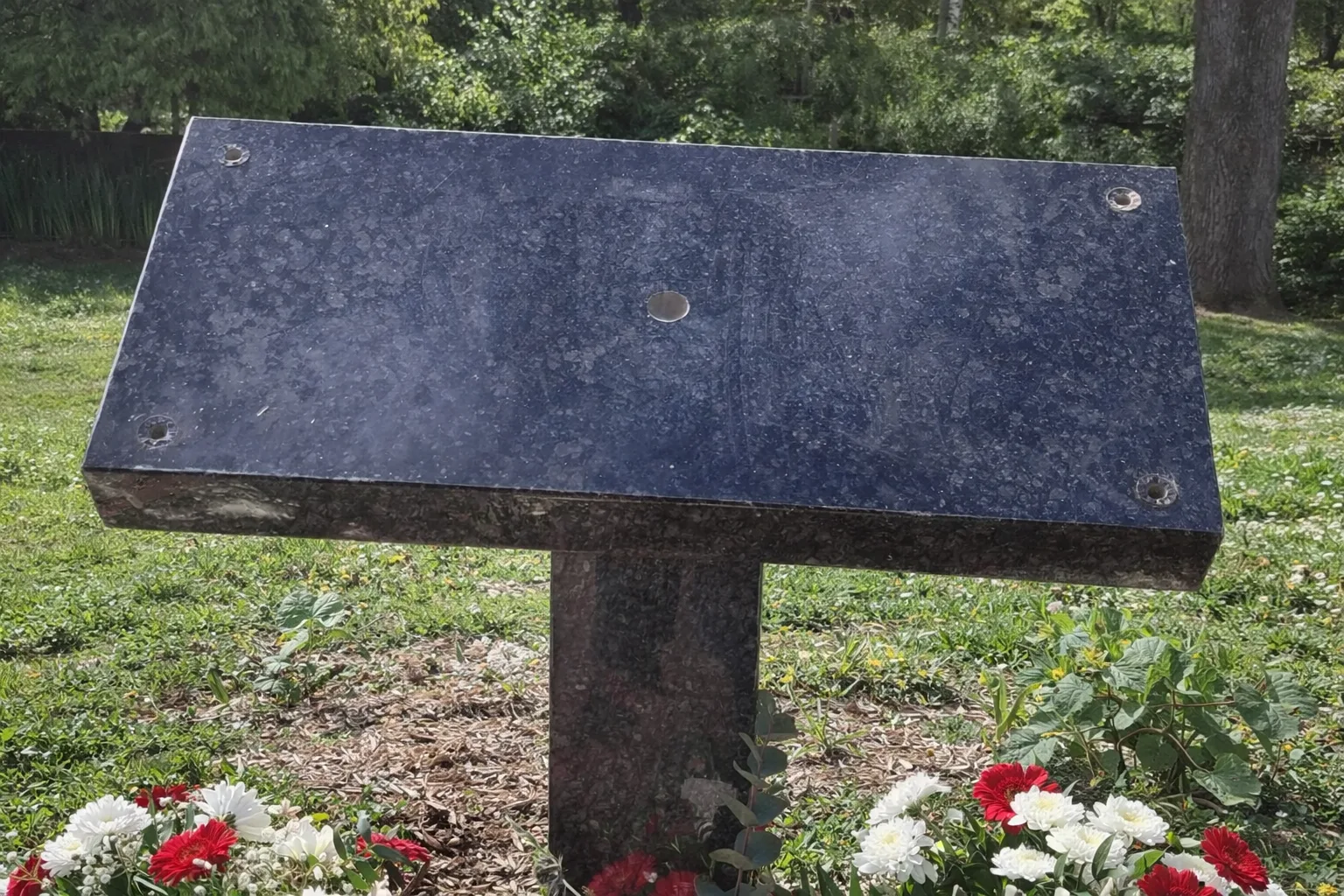 France: une stèle en mémoire du génocide des Tutsi vandalisée à Rouen