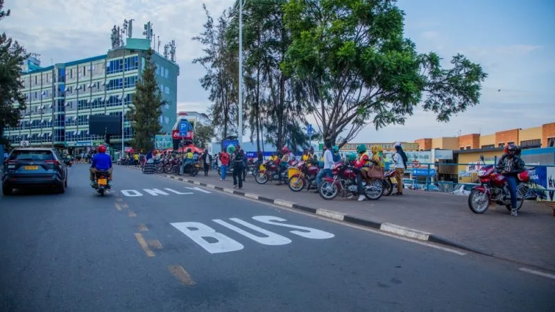 Kigali introduit des voies réservées aux bus aux heures de pointe à partir du 24 avril