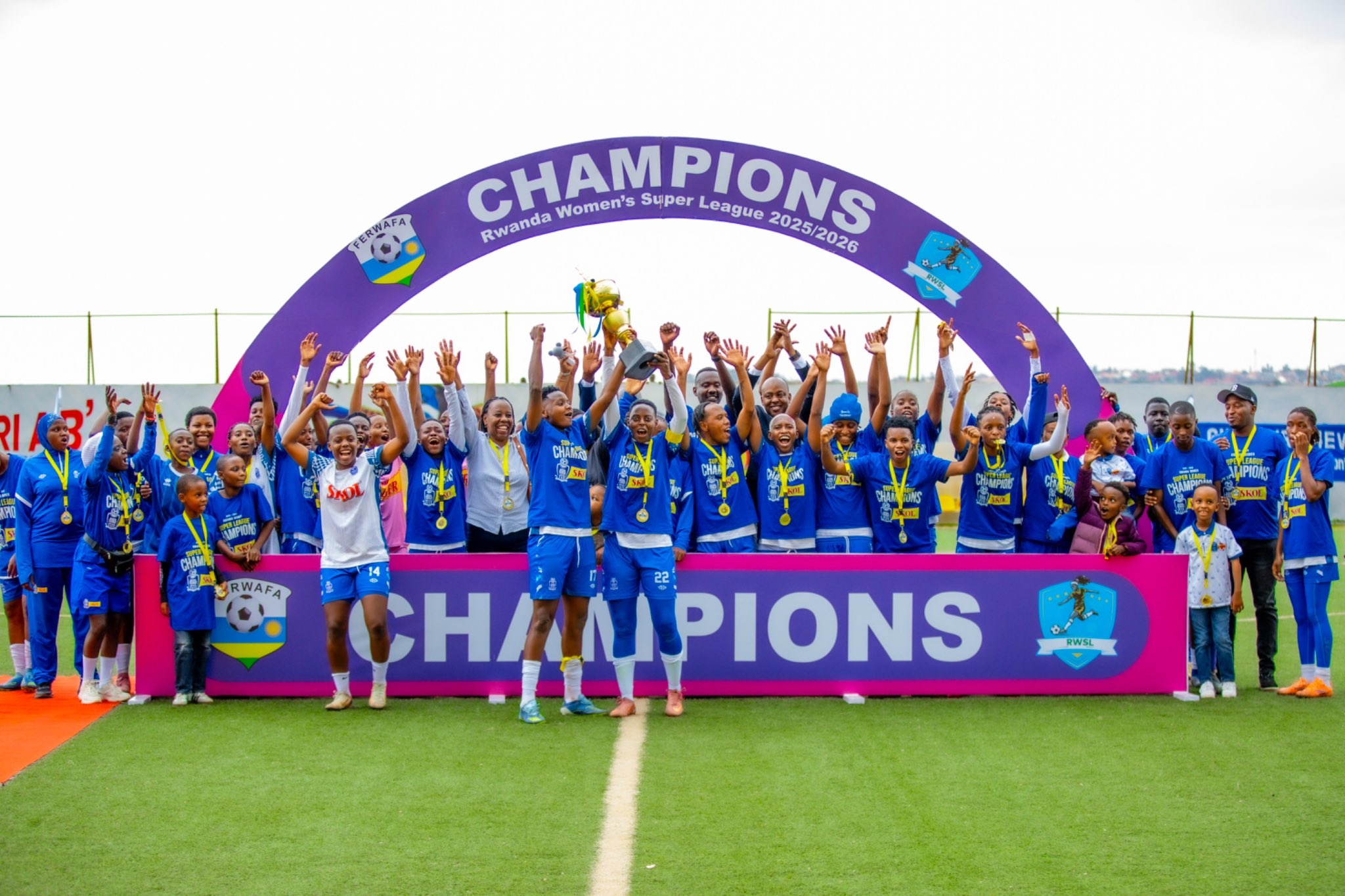 Rayon Sports féminin sacré dans la ferveur pascale : les Bleu et Blanc s’imposent
