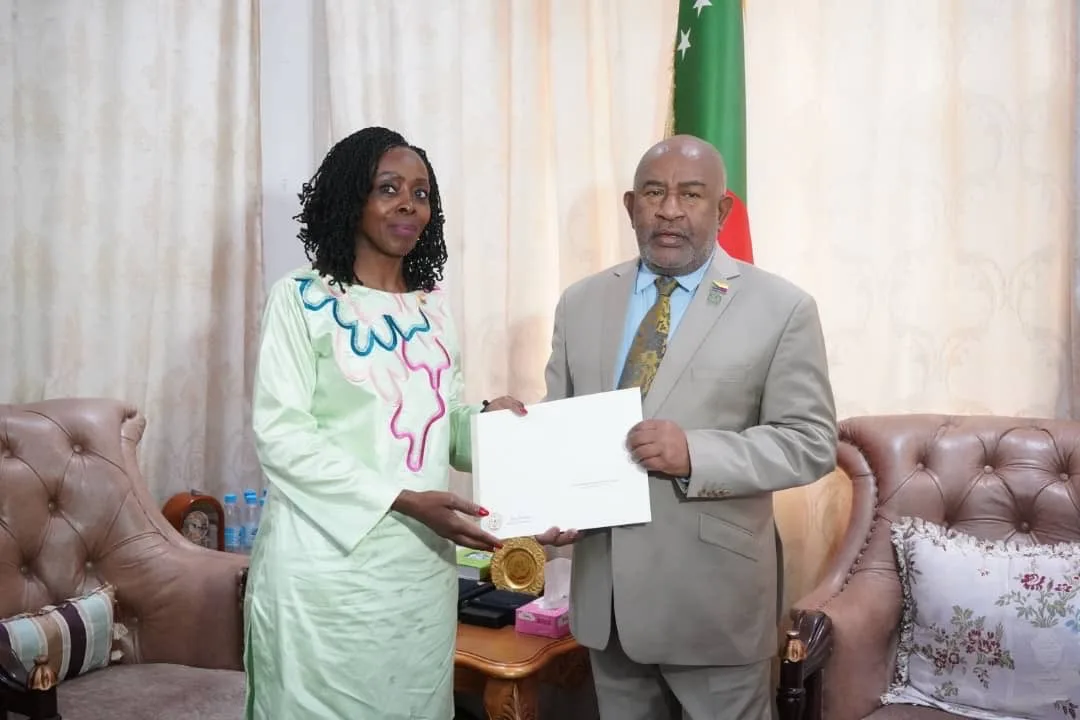 Diplomatie: Kigali sollicite le soutien des Comores à la candidature de Louise Mushikiwabo à l’OIF