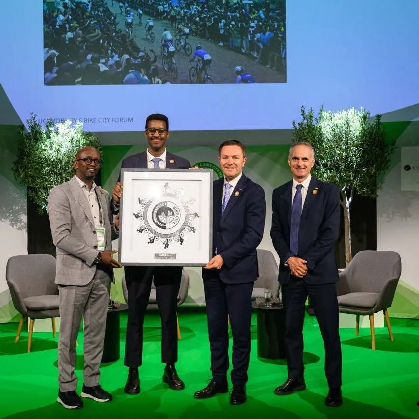 La Ville de Kigali reçoit le prestigieux label mondial “UCI Bike City” après le succès des Mondiaux de cyclisme 2025