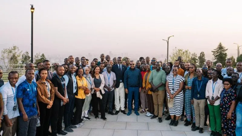 Des médecins rwandais en formation en Éthiopie renforcent leurs compétences dans le cadre de la coopération bilatérale en santé