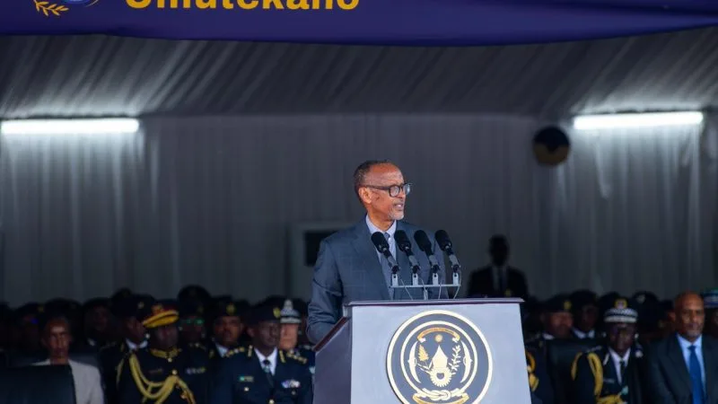 Le président Kagame appelle la Police rwandaise à miser sur les technologies face à une criminalité sans frontières
