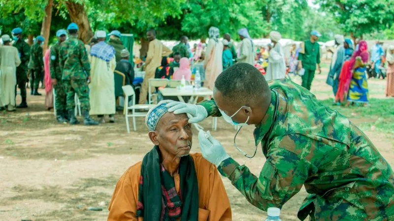 Les Casques bleus rwandais en République centrafricaine offrent des soins médicaux gratuits aux déplacés internes à Bria