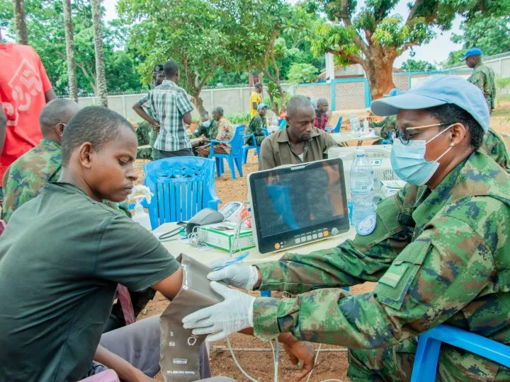 Centrafrique: des Casques bleus rwandais offrent des soins médicaux gratuits aux détenus de Bria