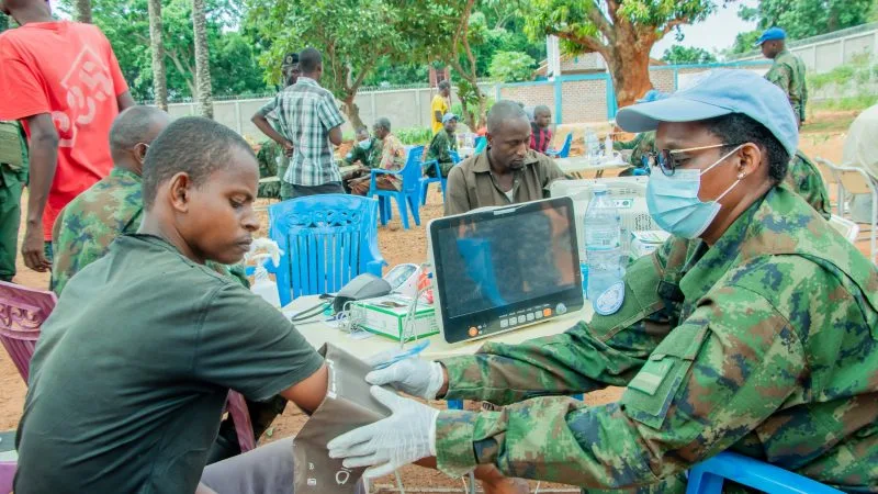 Centrafrique: des Casques bleus rwandais offrent des soins médicaux gratuits aux détenus de Bria