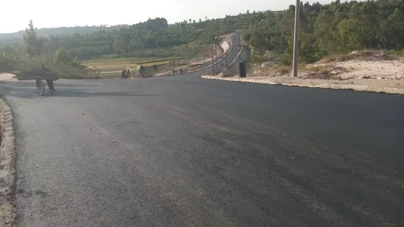 Ruhango: la route Kibingo-Karambo-Buhoro, fruit de la participation citoyenne, change la vie des habitants