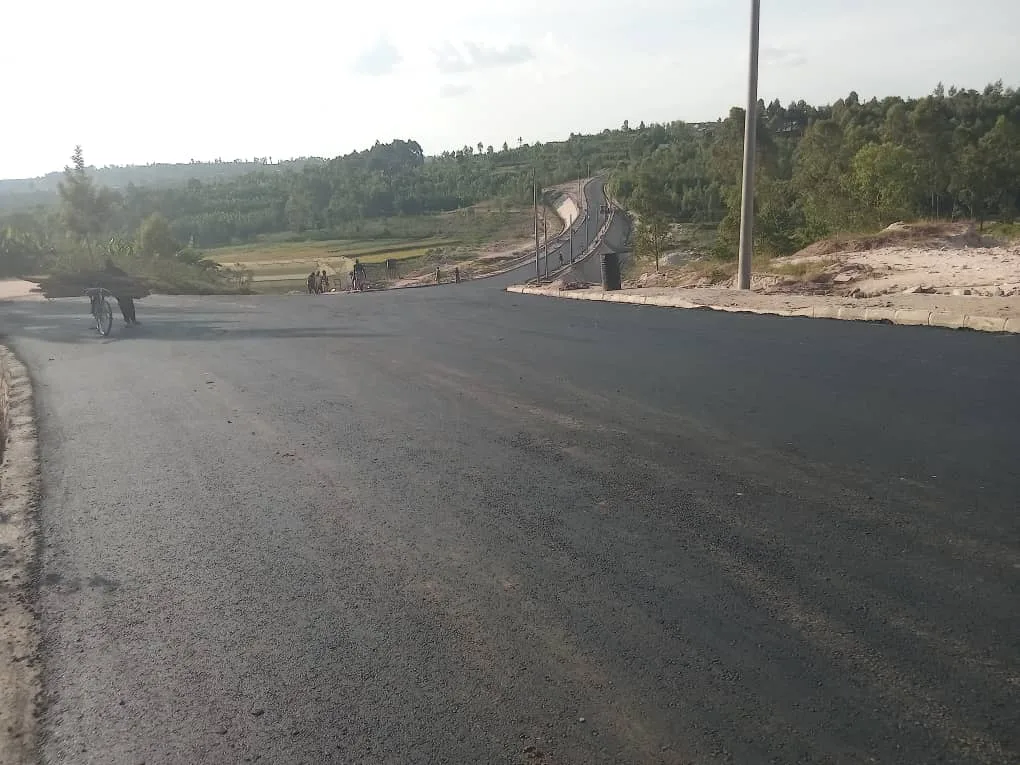 Ruhango: la route Kibingo-Karambo-Buhoro, fruit de la participation citoyenne, change la vie des habitants