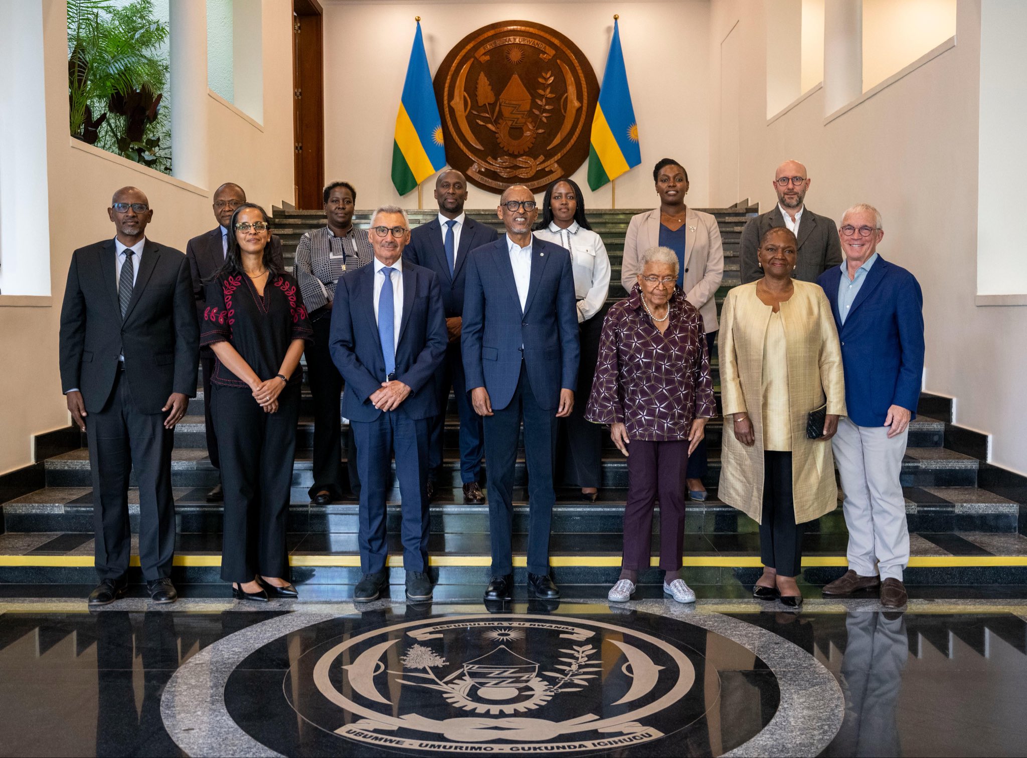 Village Urugwiro: Le président Kagame échange avec Mastercard Foundation et Studio Libeskind sur l’avenir de la jeunesse et le devoir de mémoire
