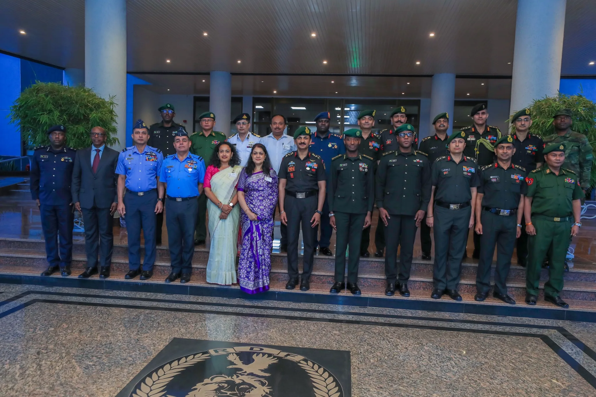 Le Chef d’état-major général des RDF reçoit des étudiants et membres du corps professoral du National Defence College de l’Inde (PHOTOS)