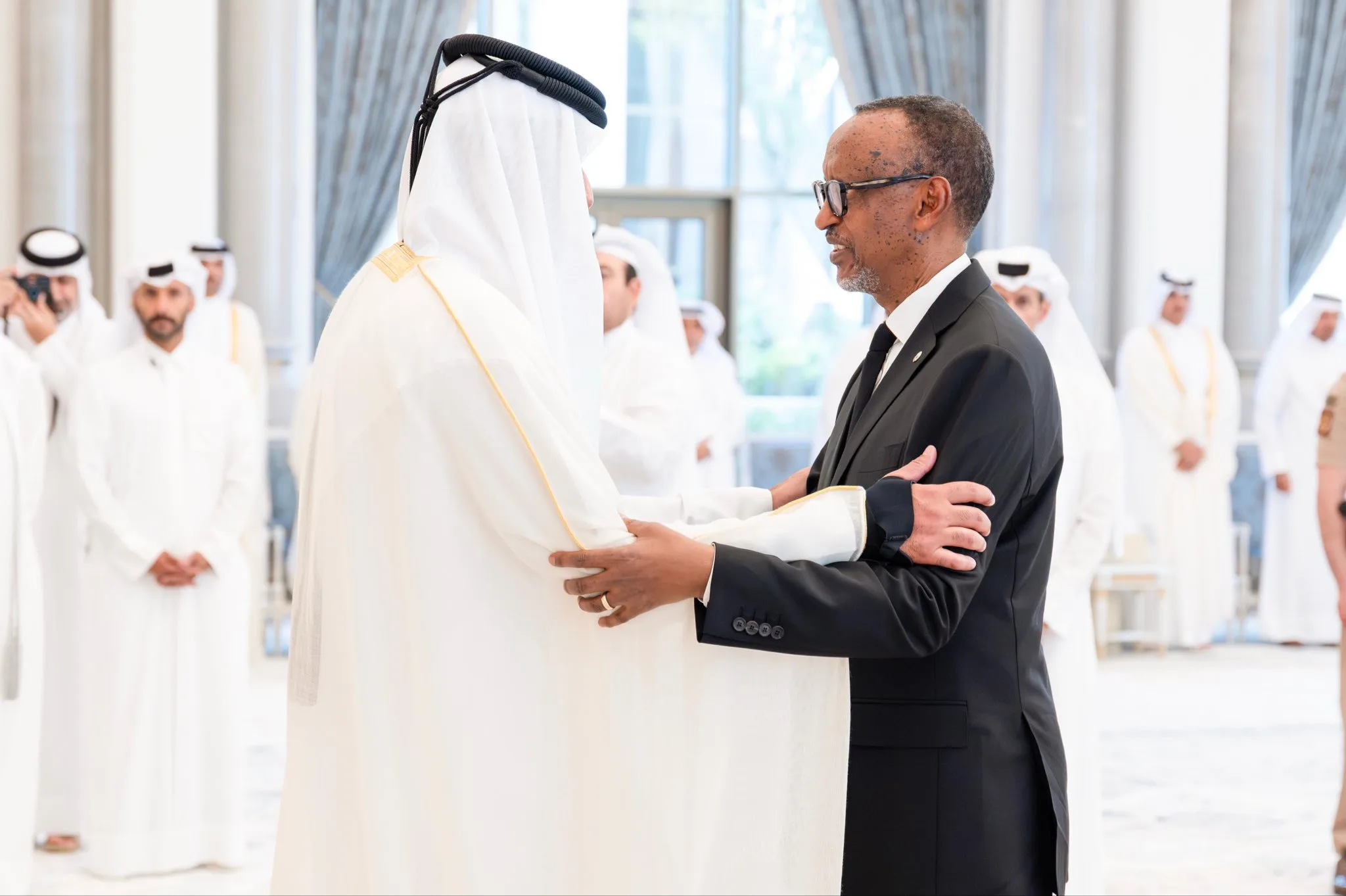 À Doha, le président Kagame présente personnellement ses condoléances à l’Émir du Qatar après le décès du Père Émir