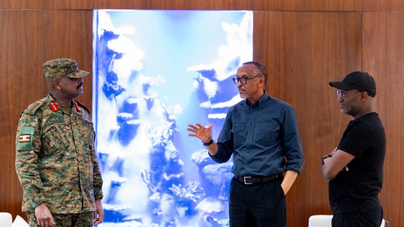 Rwanda-Ouganda: le président Paul Kagame reçoit le général Muhoozi Kainerugaba à Kigali