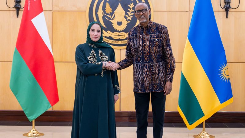 Le Président Kagame reçoit les lettres de créance des nouveaux représentants d’Oman et de Nouvelle-Zélande