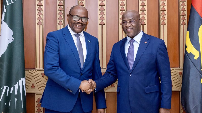Le Premier ministre Justin Nsengiyumva à Luanda pour représenter Paul Kagame au sommet extraordinaire de l’UA