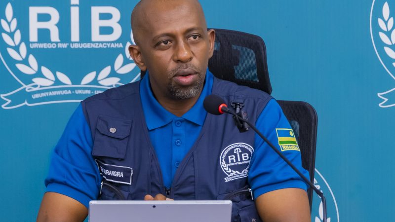 Alcool non conforme: 80 suspects arrêtés, dont 16 présentés par le RIB et la Police à Kigali