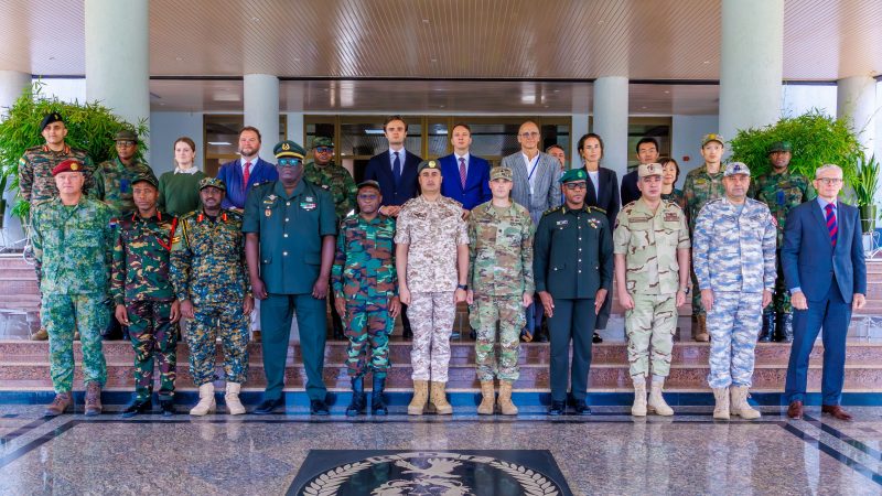 Diplomatie militaire: Le ministère de la Défense et les RDF organisent une séance d’information sur la sécurité pour les attachés de défense