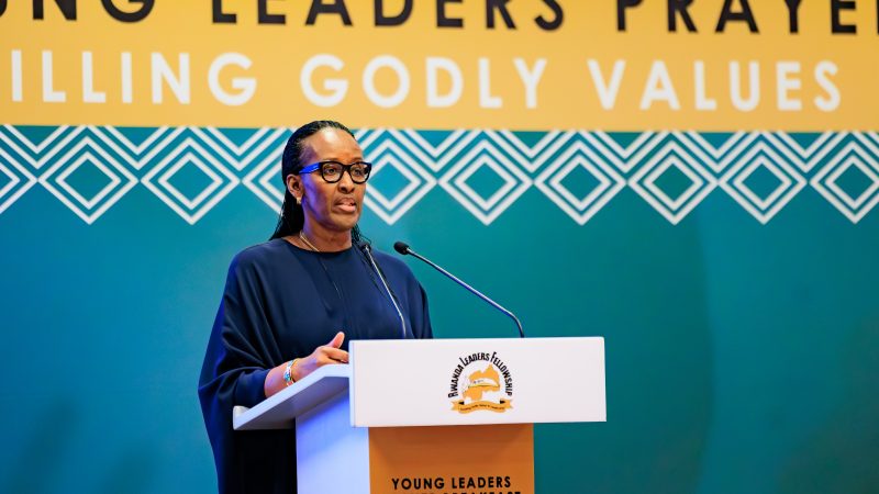 “Le Rwanda commence à la maison” – La Première Dame Jeannette Kagame appelle les jeunes dirigeants à bâtir des familles solides